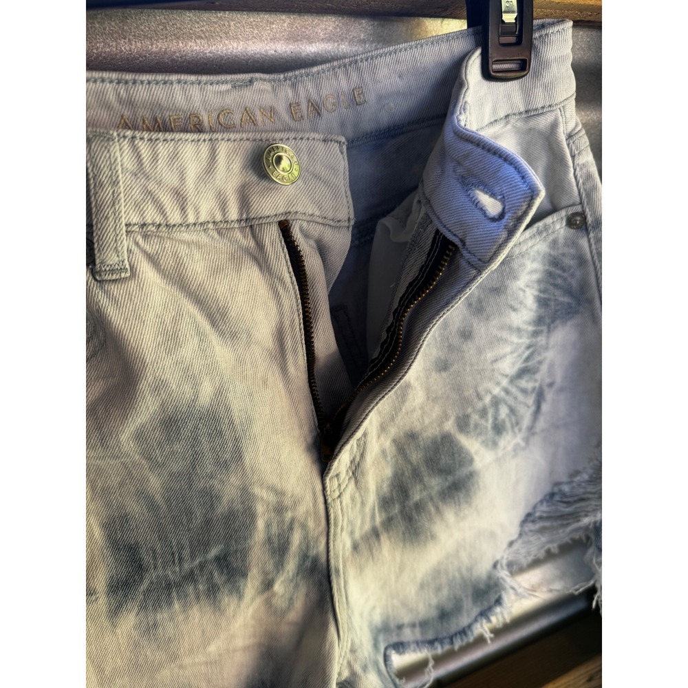American Eagle Tie Dye High Waisted Distressed Denim Shorts Blue - Size 4 - Picture 7 of 8